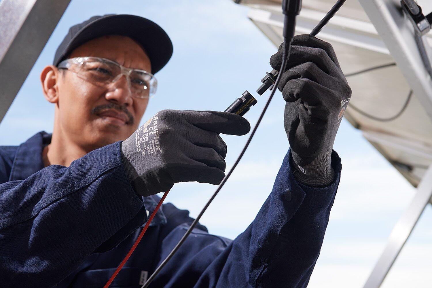 SMFT-1000 光伏工具 Pro 套件：Fluke 多功能光伏 I-V 曲线测试仪，带 TruTest™ 软件和太阳能光伏导线 图4