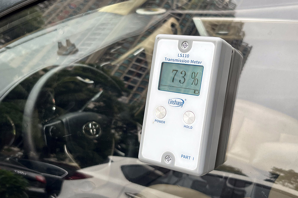 LS110透光率计测量车窗 LS110透光率计测量车窗