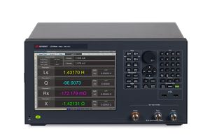 E4982A LCR表，1 MHz 至 300 MHz / 500 MHz / 1 GHz / 3 GHz