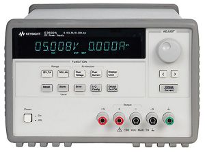 E3632A 120W 电源，15V，7A 或 30V，4A
