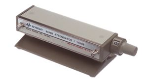 8496B 手动衰减器，18 GHz，110 dB，以 10 dB 步进