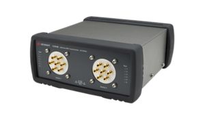 U1816E USB 同轴开关，直流至 50 GHz，双 SP6T