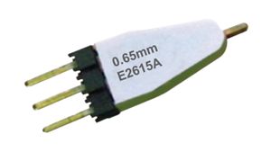 用于 TQFP 和 PQFP 的 E2615A 0.65 mm 楔形探头适配器，3 信号