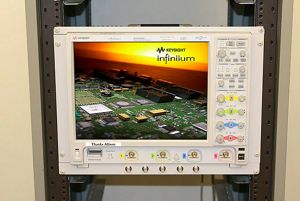 适用于 S 系列和 9000 系列示波器的 N2902B 机架安装套件